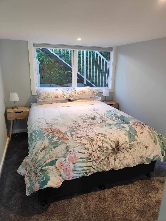 Fully Renovated Hillside Apartment Close To City Christchurch Exterior foto