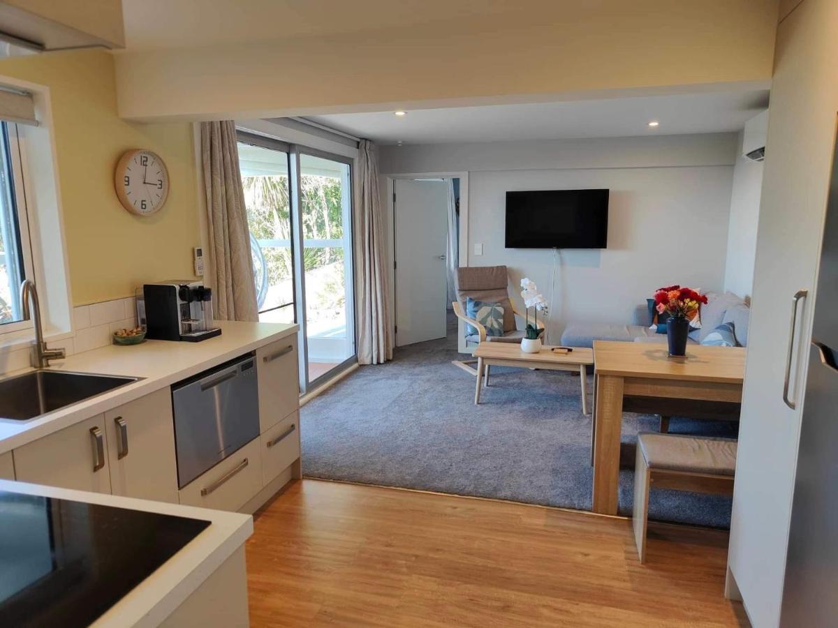 Fully Renovated Hillside Apartment Close To City Christchurch Exterior foto