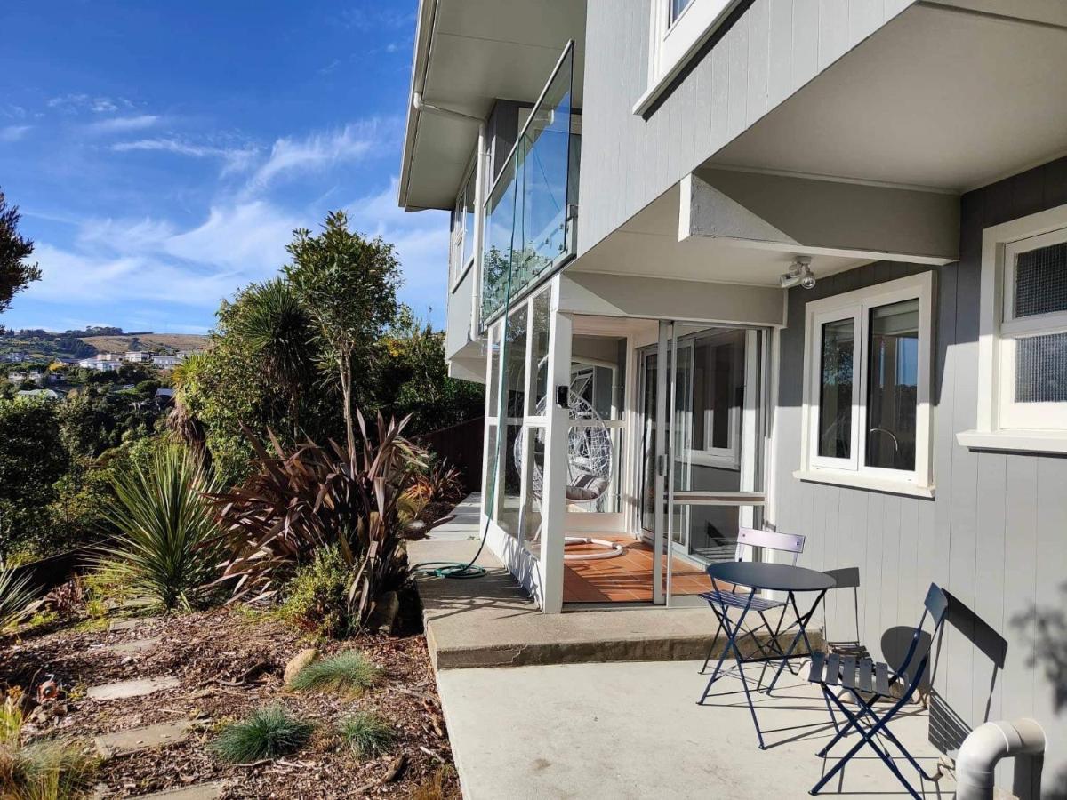 Fully Renovated Hillside Apartment Close To City Christchurch Exterior foto