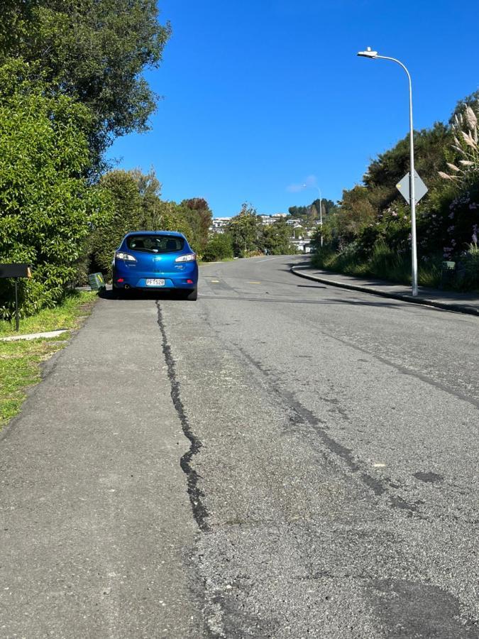 Fully Renovated Hillside Apartment Close To City Christchurch Exterior foto